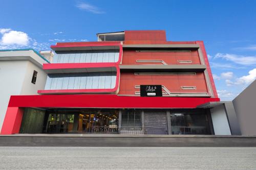 Super Collection O West Vinod Nagar Metro Station Formerly Royal Inn