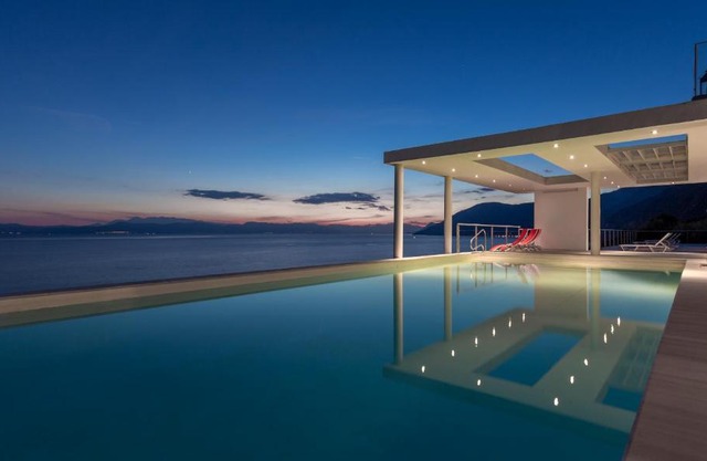 Super Luxurious Villa - 600m² - Up to 22 people