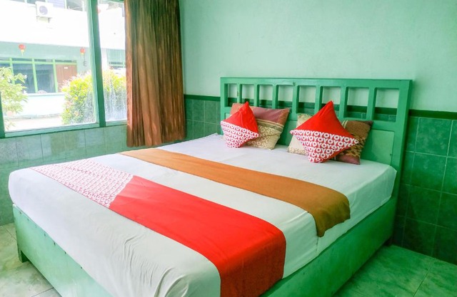 Super OYO 3098 Hotel Sahabat Baru