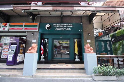 Super OYO 484 Pannee Residence Khaosan Sha Plus