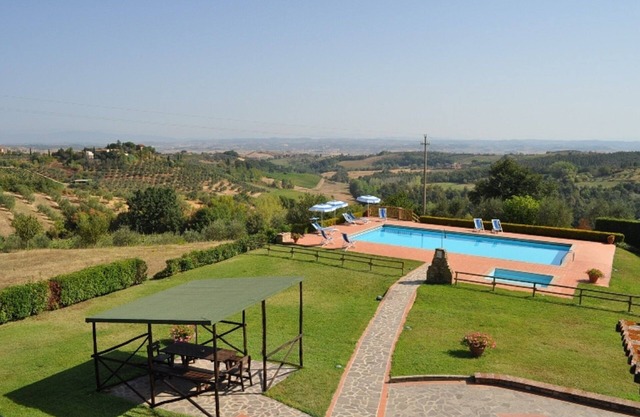 Super panoramic villa for 8 guests walking to town, private pool, AirCond, Wifi