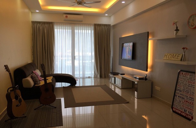 Super Spacious Condo with 2 Carpark
