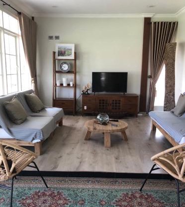 Super Wonderful 5 bedrooms with Bathroom Villa Marion Tomohon