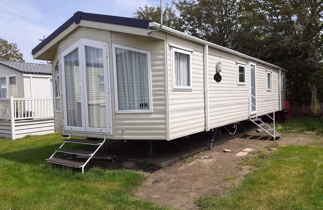 Superb 2 Bed Caravan, New Romney. Family friendly.