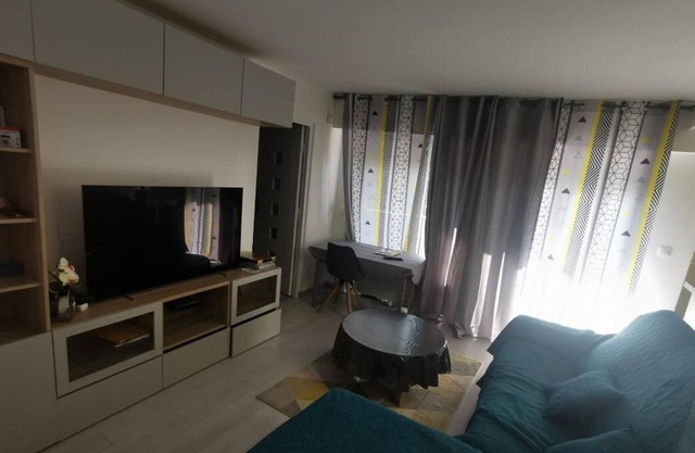 SUPERB APARTMENT NEAR PARIS