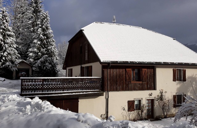 Superb apartment in a renovated mountain farm. Sleeps 4-6. Quiet surroundings.