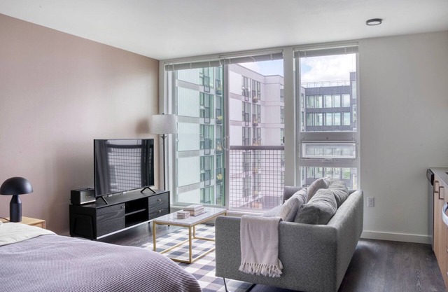 Superb Central District 1BR w/24/7 Gym, near Dining, by Blueground