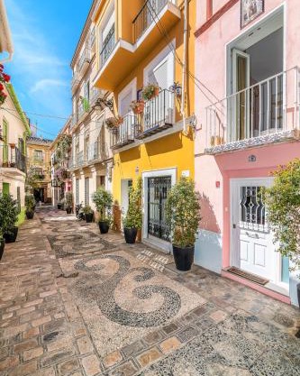 Superb private House with sunny rooftop in Malaga's historical centre