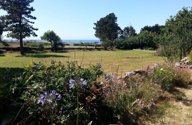 Superb sea view, calm and nature. Cosy and comfortable, just like home.