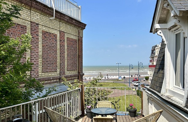 Superb seafront terrace in the city center