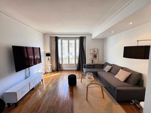 Superbe appartement Haussmanien à 4min de St Lazare et la Défense