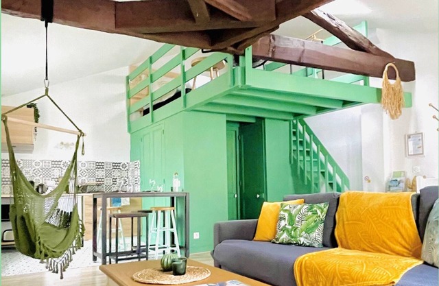 Superbe loft insolite cœur de ville | Netflix JBL