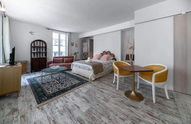 Superbe studio avec terrasse dans immeuble classé