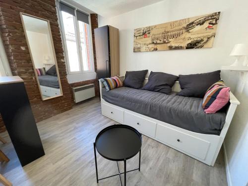Superbe studio, NEUF, st Cyprien