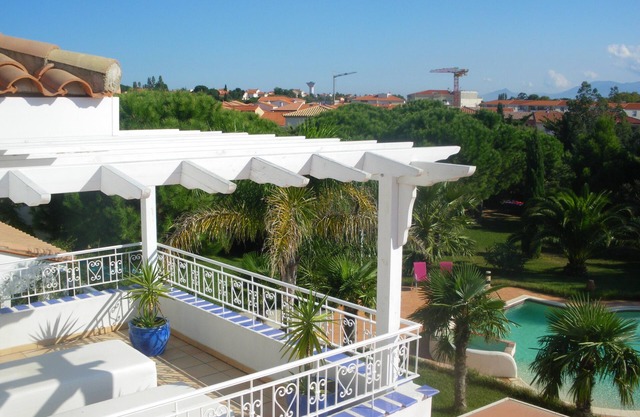 Superbe villa méditerranéenne spacieuse,lumineuse,calme, piscine, jacuzzi, parc,