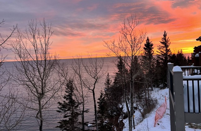 Superior Sanctuary on Lake Superior. Just 6 mi from Lutsen Mountain ski resort!