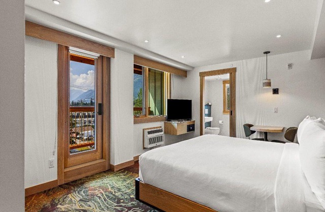 Superior Suite Overlooking Rockies
