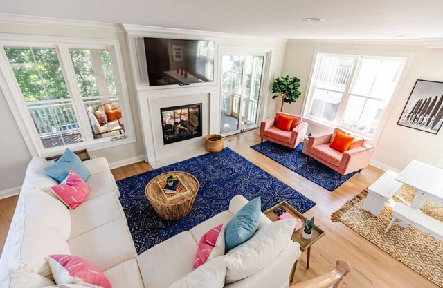 Surfer Girl-New Custom Home Built for a Crowd!