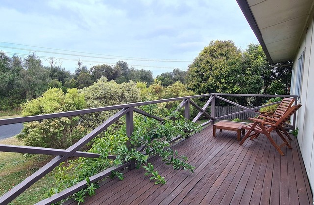 Surfer's Beach House - 200m WALK TO THE BEACH