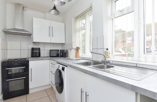 Suspire House -sleeps6-garden-bbq-coastal Retreat