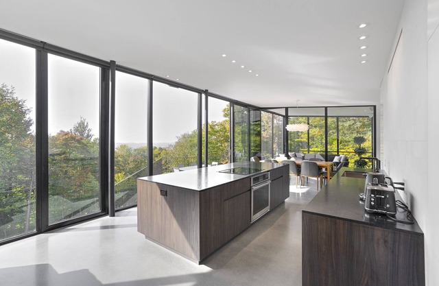 Sutton Hideaway: Luxurious Mountain Retreat