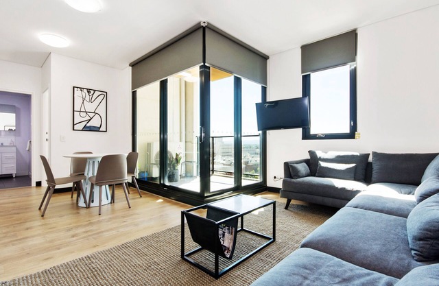 Swainson on Synagogue - 1005