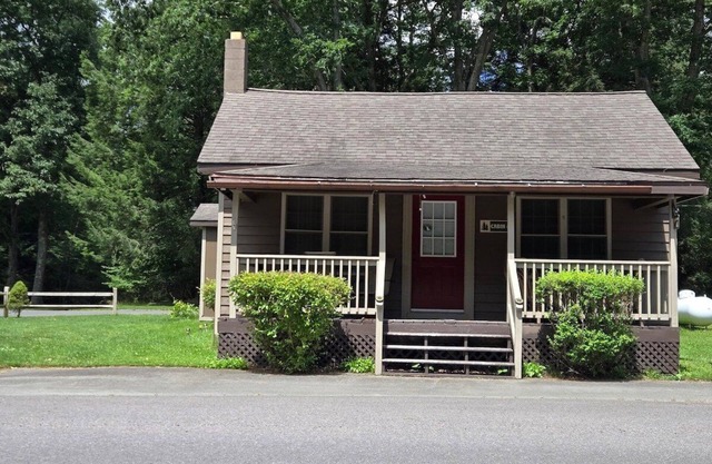 Swallow Falls Cabin 4 - a 3 Bedroom with Fireplace near Swallow Falls State Park