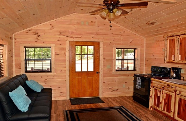 Swan Bay Cabins & RV Park Cabin#(4) Paris Tn, Kentucky Lake