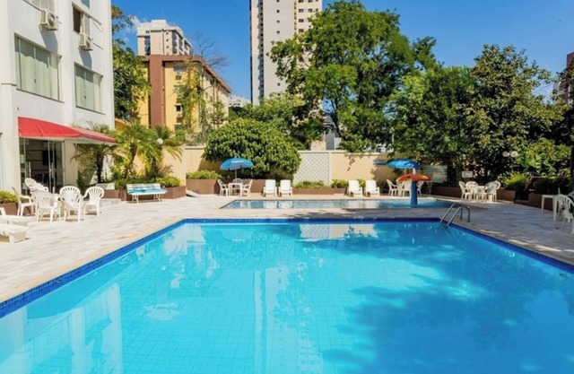 Sweet Escape: Modern Double Stay Close to Dining & Local Hotspots