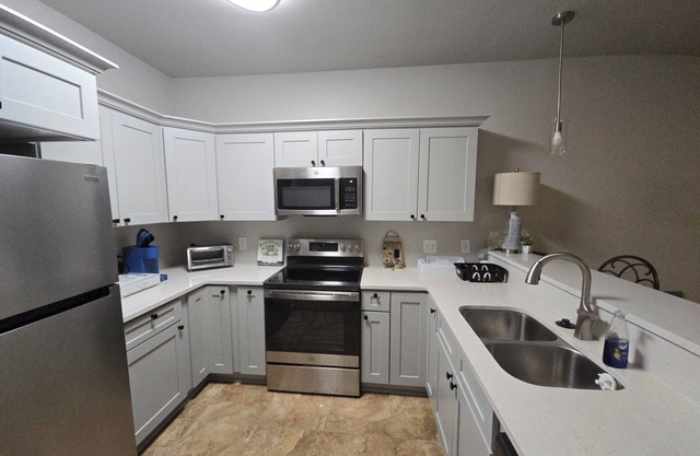 Sweet Home Louisiana-a cozy 2-BR, 2.5 bath-condo with WiFi in enchanting LaPlace