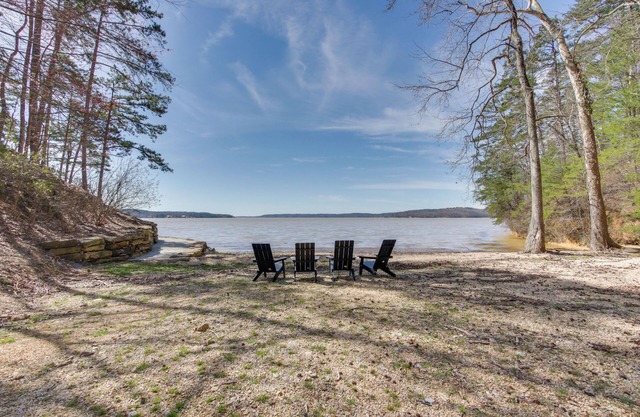 Swim, Boat & Fish: Waterloo Retreat w/Views!