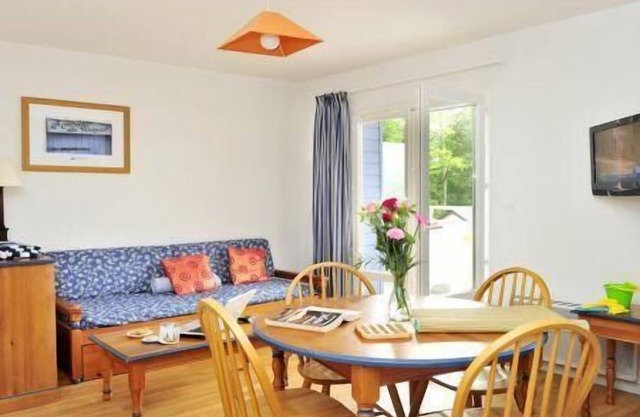 Swimming pool, 45-50m², Carantec