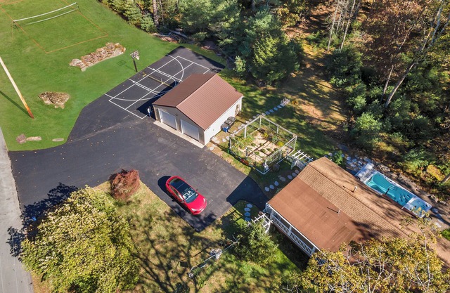 SwimSpa | Sport Courts | Lake | Fishing | Firepit