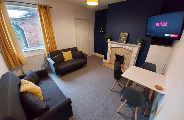 Swinley Apartment - Relocation and Business - Monthly Price Reduction - Free Street Parking