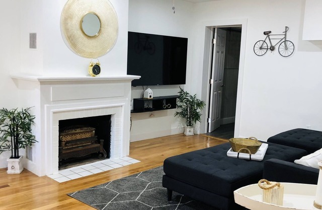 Swinton Beach Cottage w/free parking Unit B