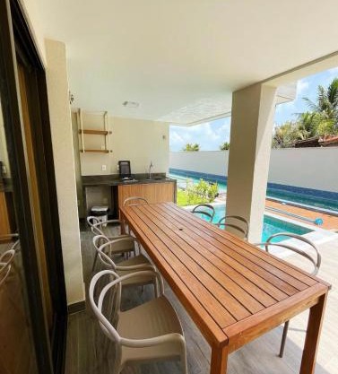 Térreo com 3 suítes beira-mar