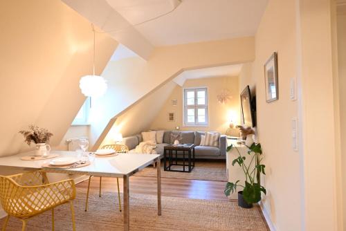 TÜRMERSTUBE - Scandi Style - in der historischen Hinterburg Schlitz - nahe Fulda