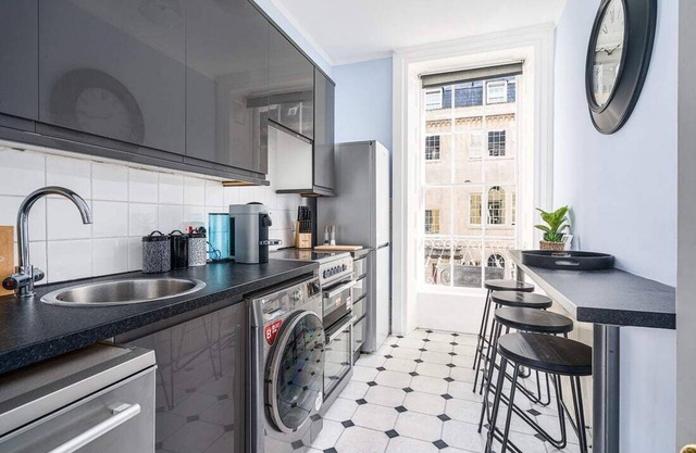 Two-Bedroom Gem in the Heart of Bath