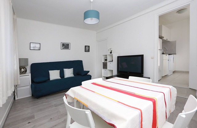 T2 45 m² on private driveway at the gates of Paris (1 to 6 people)