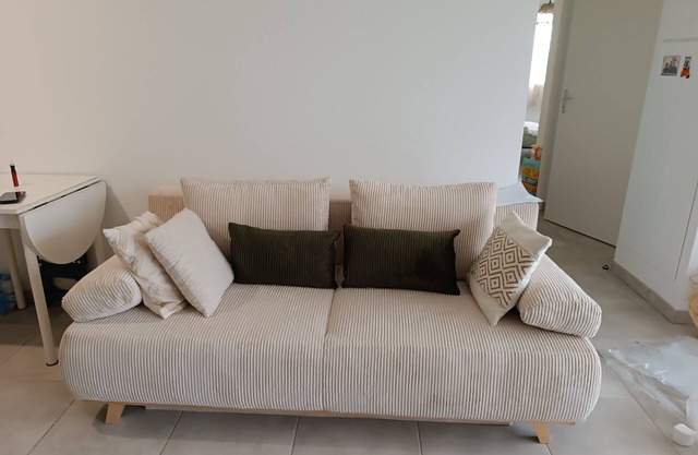 T2 apartment 2 steps from public transport