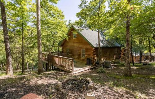 Table Rock Lake Cabin - The Oaks #5 with Lake Access & Hot Tub