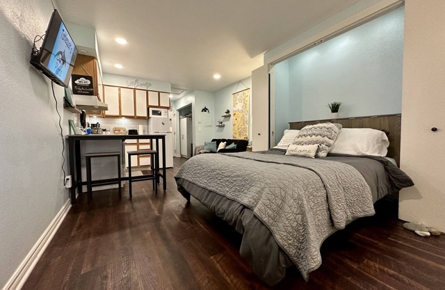 Tahlequah's Place Condo in Downtown Friday Harbor