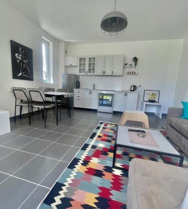 Tale beachfront flat