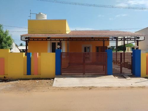 Tamil Homestay with Kitchen