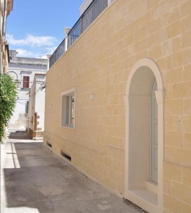 Tangram House