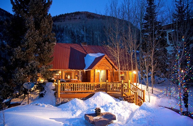 Taos Ski Valley Chalet - Steps from the Lift!