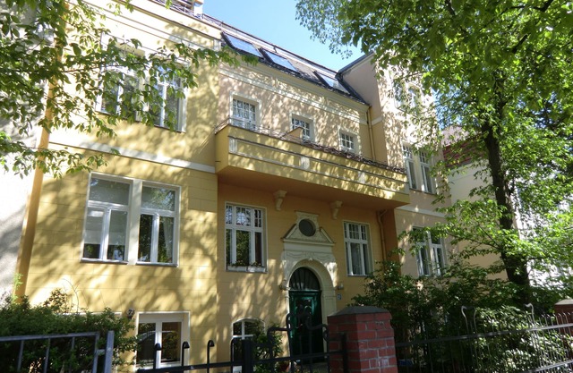 tastefully furnished & quiet apartment in West Lichterfelde