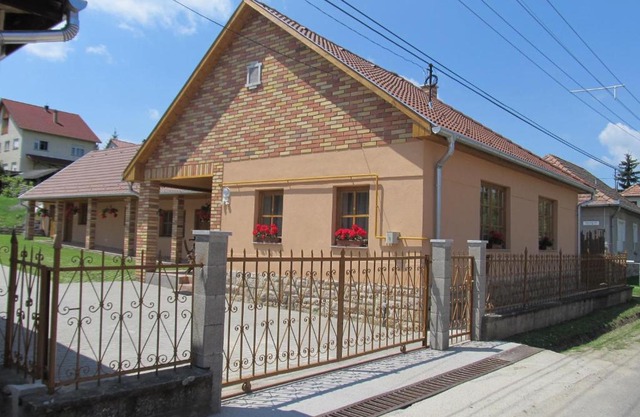 Tavi Fészek Vendégház