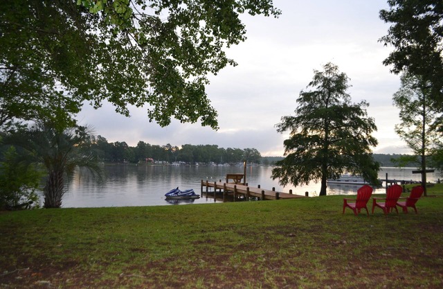 Taw Caw Creek Waterfront, Dock, Sandy Beach, Minutes To Big Water! NO PETS