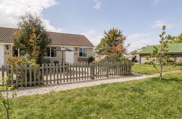 TEAL, pet friendly, with a garden in Highbridge